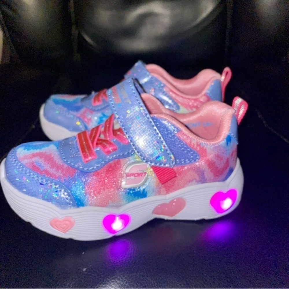 NEW‎ Skechers Toddler Girls' Tallula Heart Print Performance Sneakers sz. 7